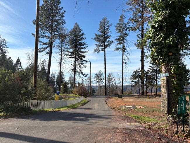 Building Photo - 7045 Molokai Dr