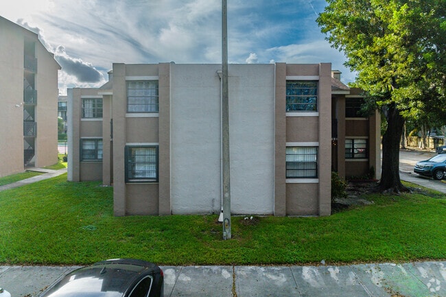 3571 SW 117th Ave - Westbird Village Condominiums