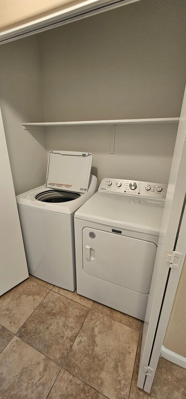 Building Photo - 28057 N Quartz Dr