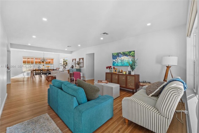 Building Photo - 6331 SW 18th St