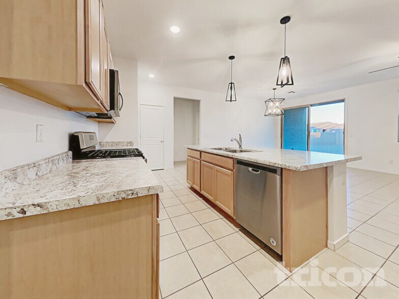 Building Photo - 19781 N Lauren Rd