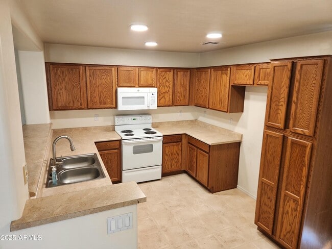 Building Photo - 22533 W Papago St