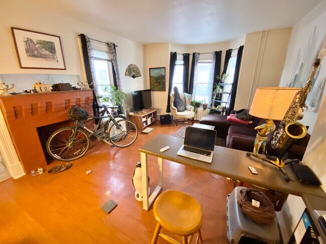 Building Photo - 36 Clarke St