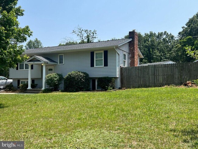 Building Photo - 311 Oakridge Dr