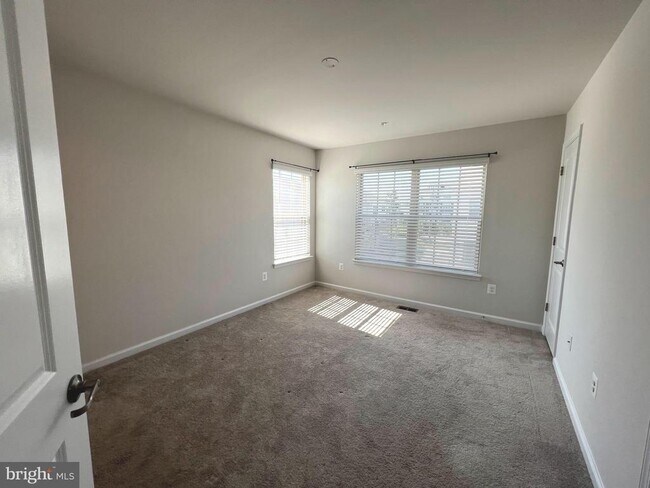 Building Photo - 7801 Rosella Ln