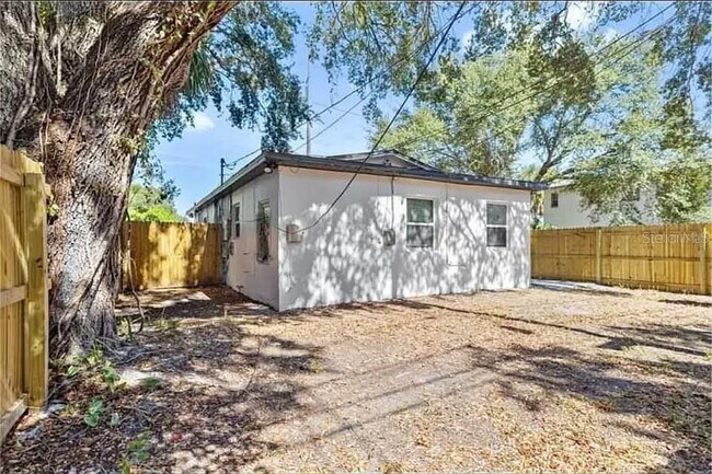 Building Photo - 2904 Emerson Ave S