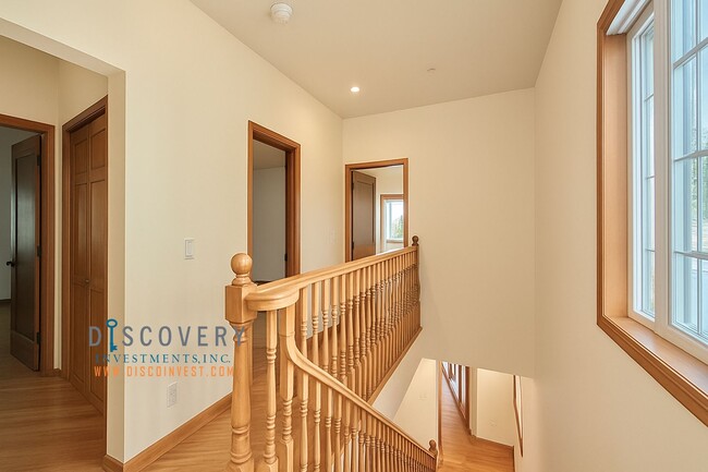Building Photo - Contemporary Upper Broadway Terrace Four B...