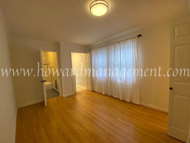 Building Photo - 02025FO