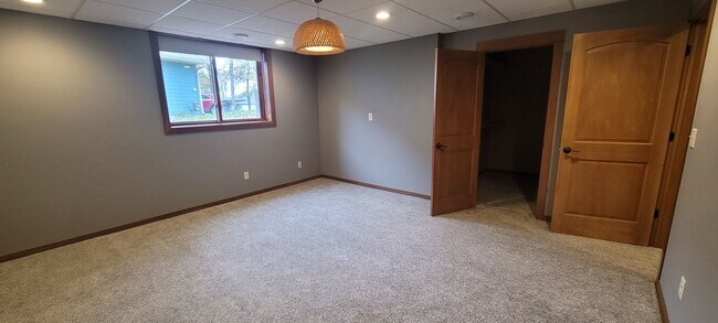 Building Photo - Beautiful 4 Bedroom Home Off of Lake Irving