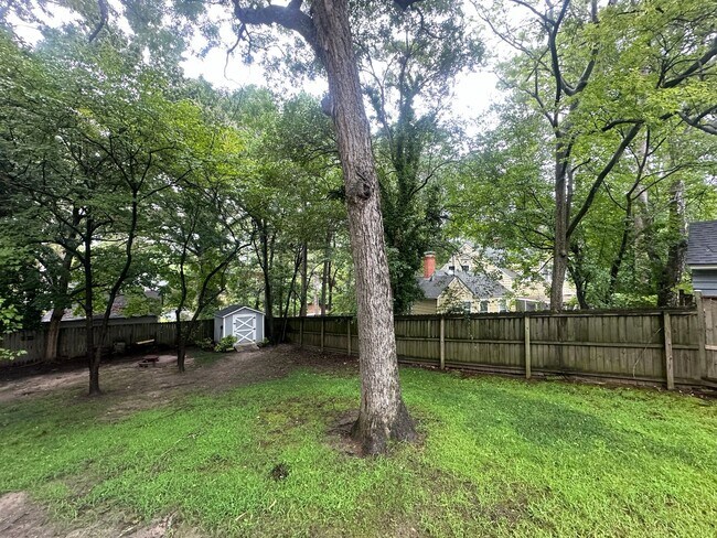 Building Photo - Gorgeous 3 Bed 2 Bath Haymount Home