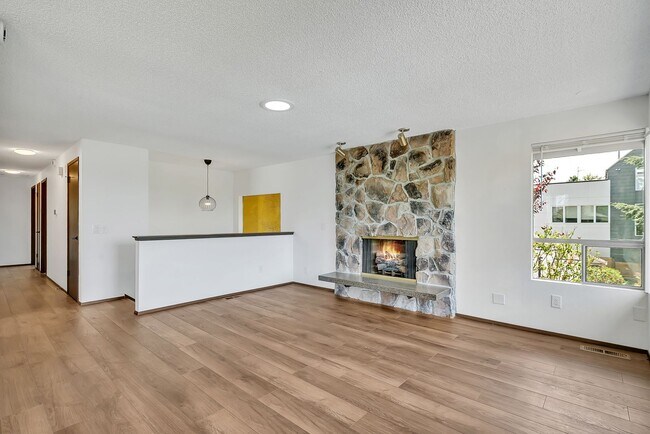 Building Photo - 8832 20th Ave SW