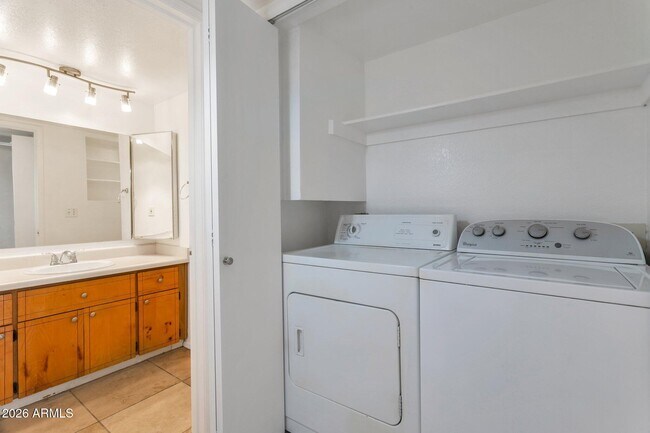 Building Photo - 4850 E Desert Cove Ave