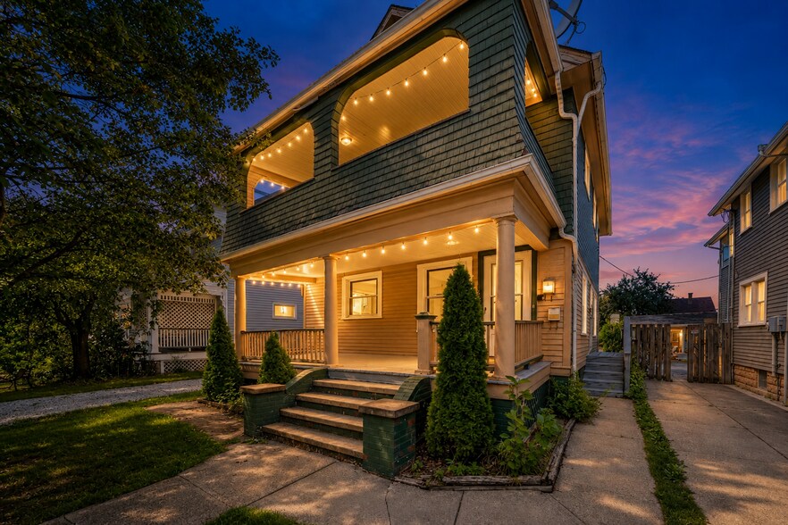 Building Photo - 14520 Bayes Ave