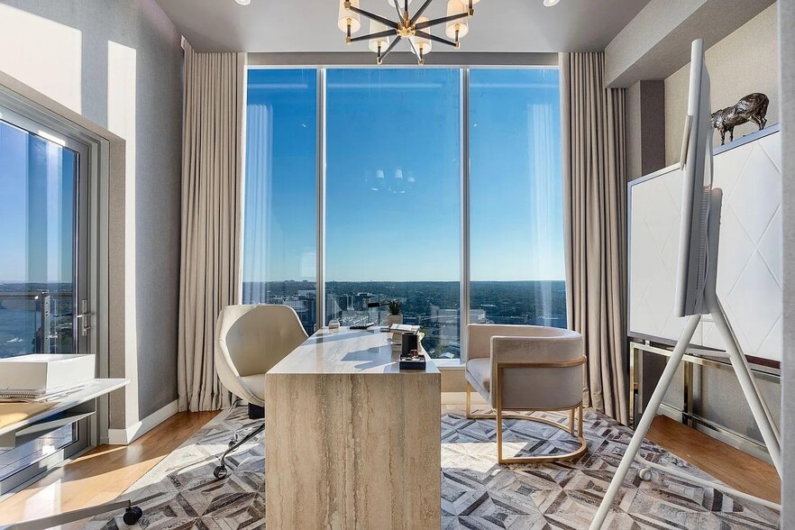 Building Photo - 210 Lavaca St