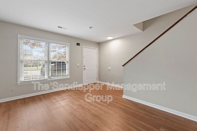 Building Photo - 28 Crosscreek Dr