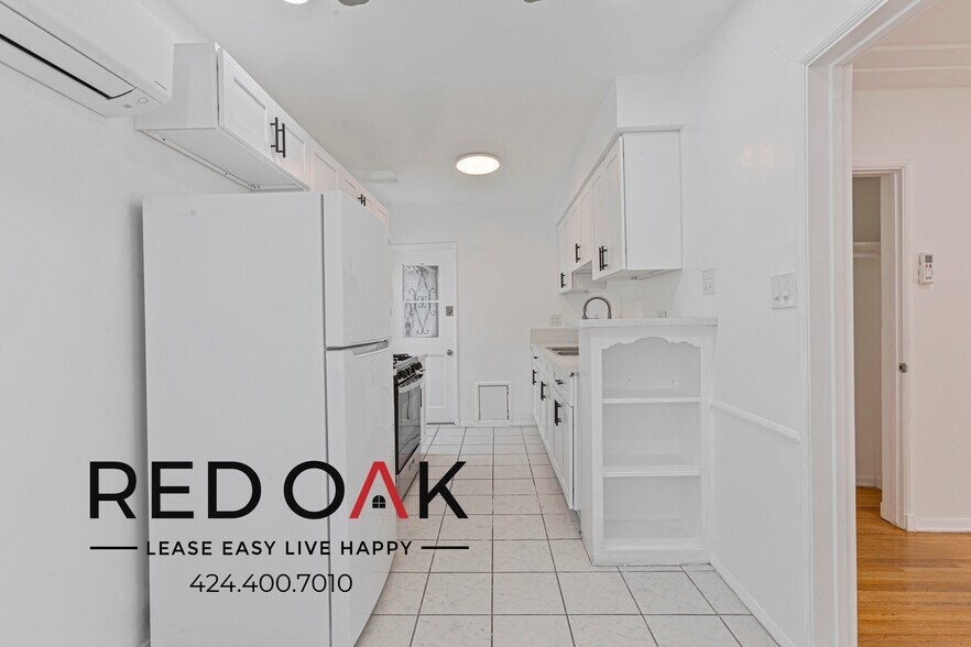 Building Photo - 336.5 N Curson Ave