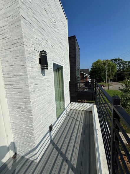 Building Photo - 1727 Nassau St