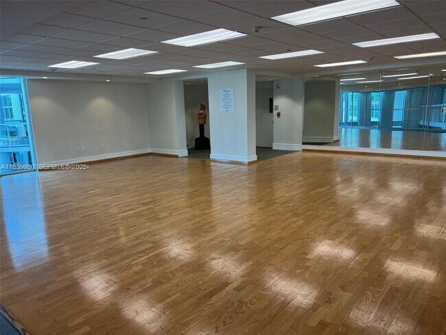 Building Photo - 3131 NE 188th St