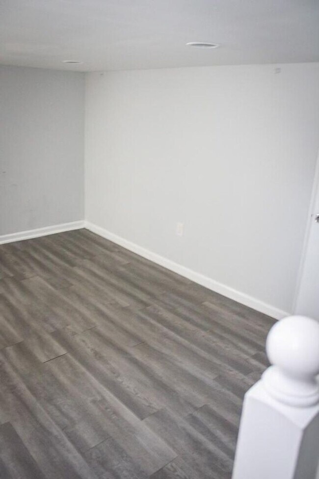 Building Photo - Stunning 3-Bedroom Home with Modern Amenit...