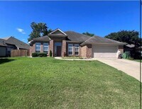 Building Photo - 701 Stoneybrooke Way