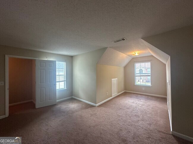 Building Photo - 5622 Platte Dr