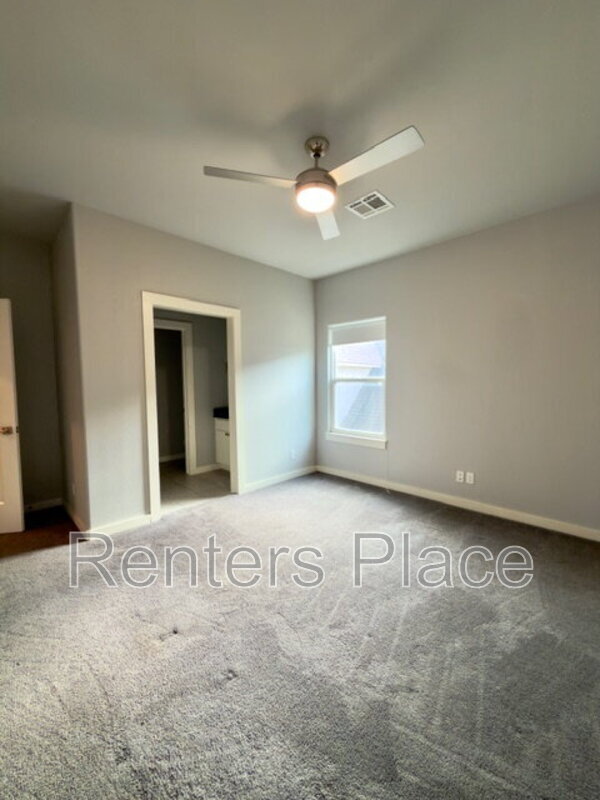 Building Photo - 4001 East 120th St S