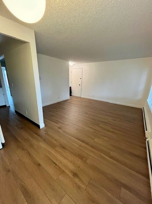 Building Photo - 1325-1327 Grant St