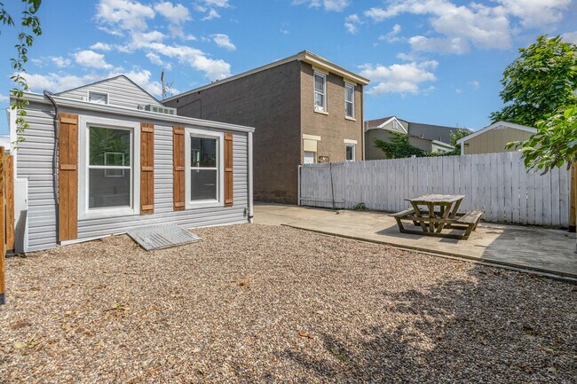 Building Photo - 1026 Orchard St