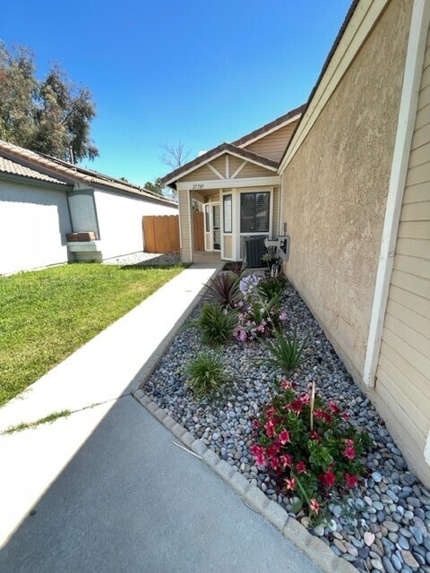 Building Photo - 27789 Cloud Dance Ct