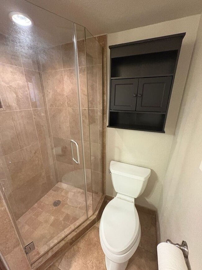 Building Photo - READY TO VIEW NOW!-HALF OFF FIRST MONTH RE...