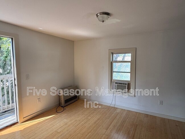 Building Photo - 133 Elmwood Ave