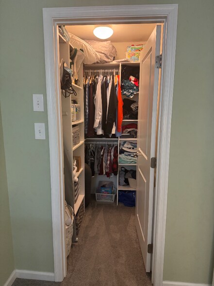 Building Photo - 721 Bender Rd