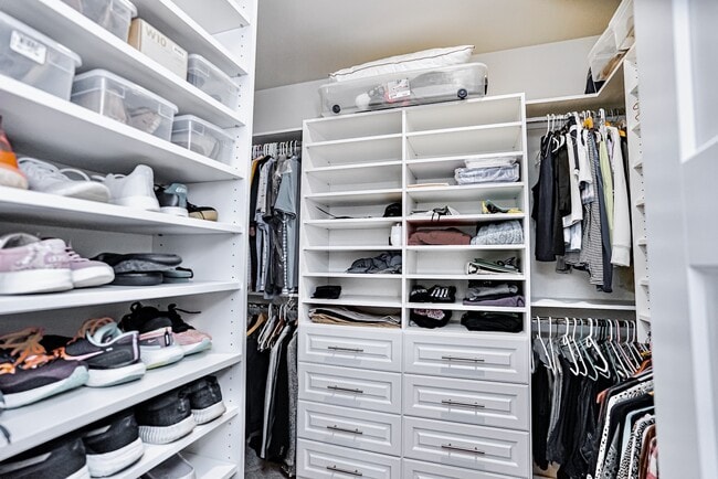 Building Photo - 111 Rosecroft Dr