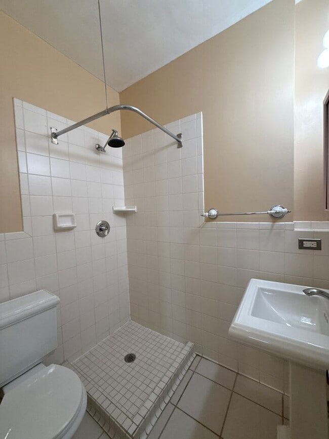 Building Photo - Elizabeth - T.R. Lawing Realty, Inc
