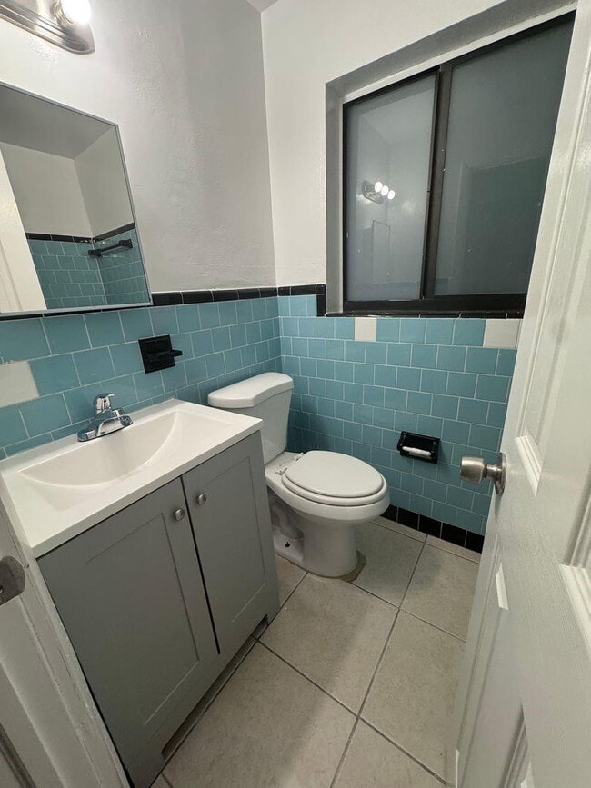 Building Photo - 2238 Fillmore St