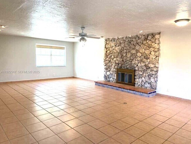 Building Photo - 8825 SW 19th St