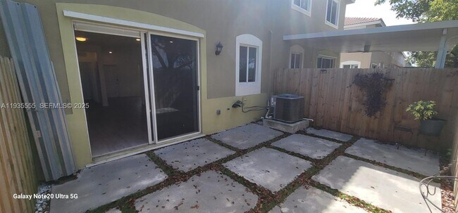 Building Photo - 2459 SE 10th St