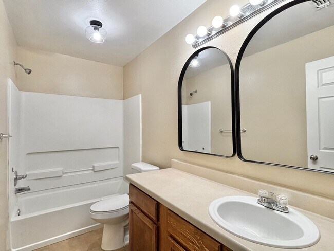 Building Photo - 10603 Mathom Landing