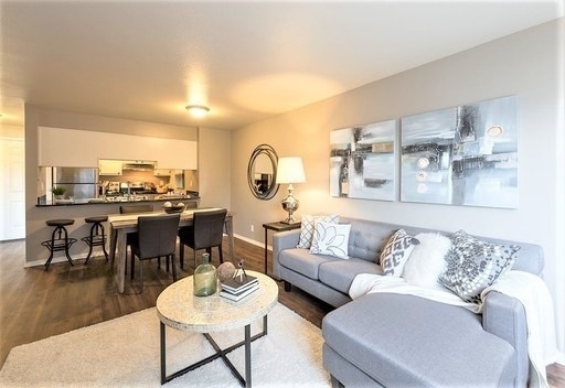 Interior Photo - Harbor Square