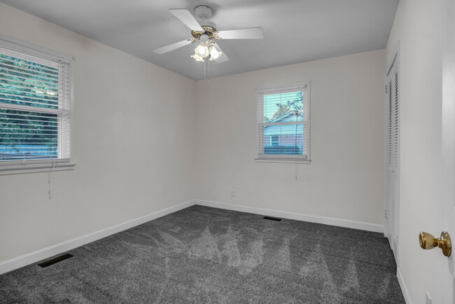 Building Photo - 608 Brunswick Rd