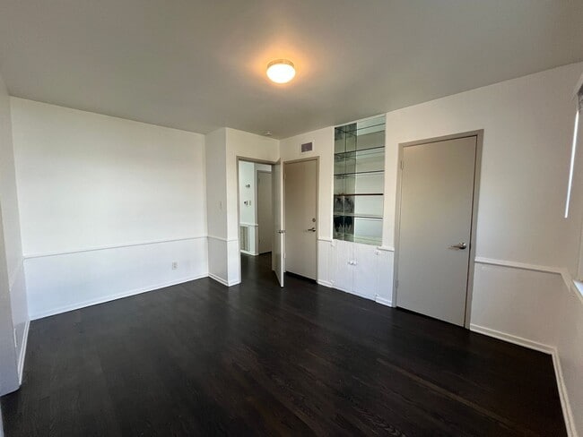 Building Photo - Sherman Oaks 3+2 w/bonus room + upgrades on cul-de-sac lot!