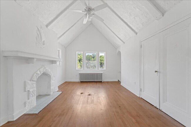 Building Photo - 3847-3849 Beechwood Blvd
