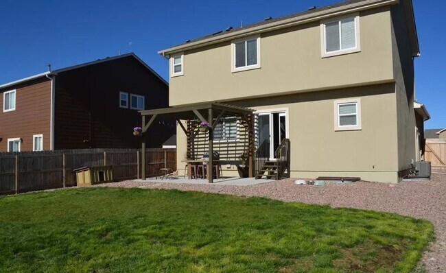 Building Photo - Beautiful 4 Bedroom Home in Desirable Springs Ranch Area!