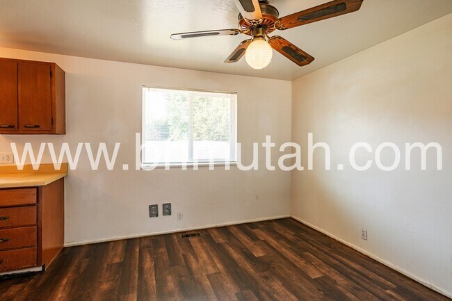 Building Photo - 656 E 5640 S