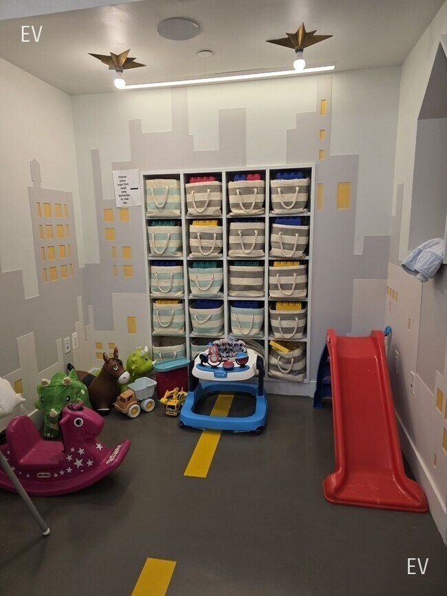 Building Photo - 50 Murray St