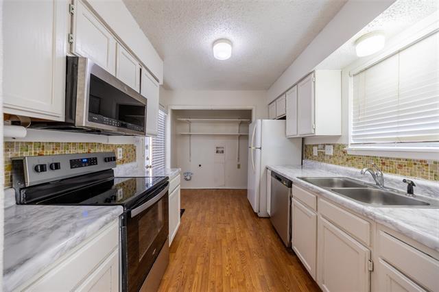 Building Photo - 1805 Spring Creek Pkwy