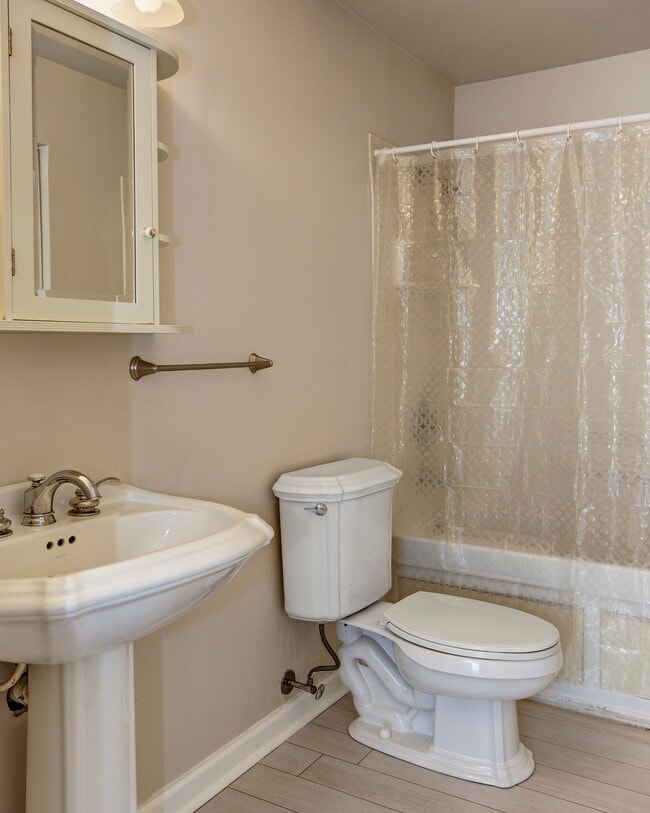 Building Photo - 328 Tavistock Rd