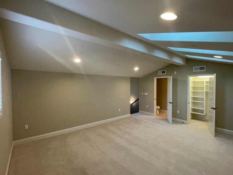 Building Photo - 3610 Capoterra Way