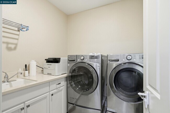 Building Photo - 5043 Ivy Leaf Springs Rd