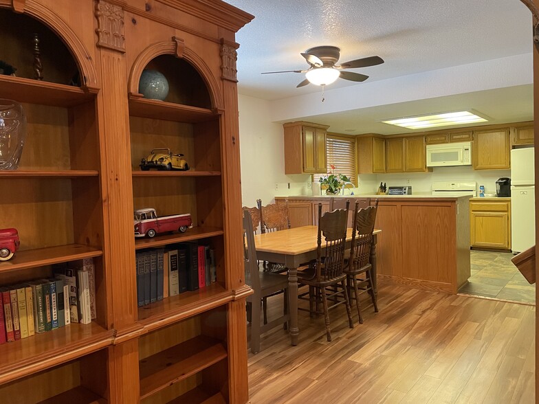 Building Photo - 42621 Falcon Ave
